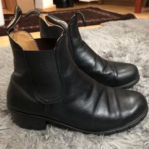 Blundstone Black Leather Heeled Boot